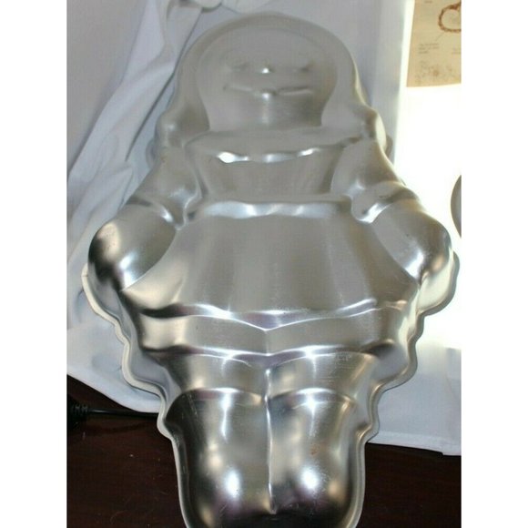 Set of 3 Wilton Cake Pans - Joey Smurf, Story Book Doll & Blue Wilton Cake Pans - Picture 5 of 6